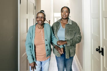When the Roles Reverse: Real Caregiver Stories About Aging Parents and Incontinence