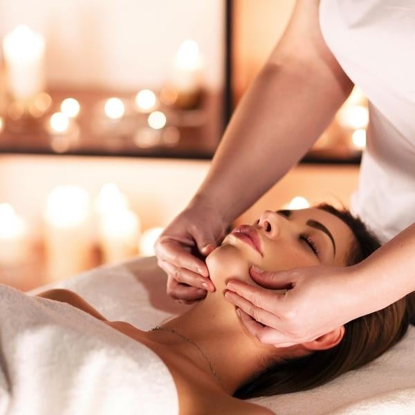 Massage (Spa Services) 