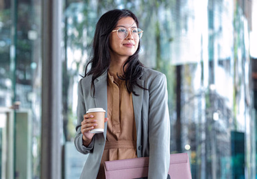 Regain Confidence: A Guide to Choosing the Right Incontinence Pads for Women