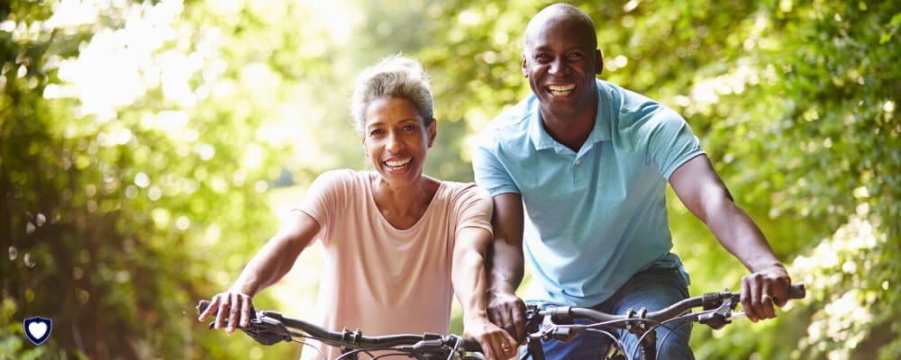 couple on bikes